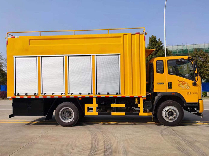 重汽豪曼吸污凈化車
